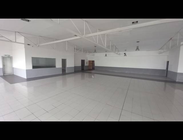 1,000M² BUILDING TO LET IN TRICHARDT